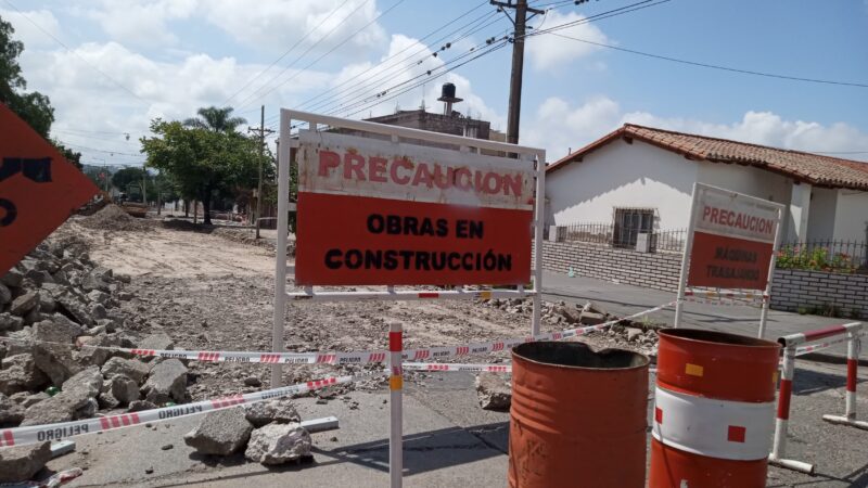 Avanzan las obras viales en Barrio 12 de Octubre: arreglos en calle Oscar Arias