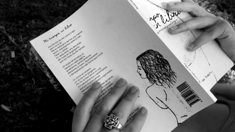 Con la pluma del tiempo y 33 otoños