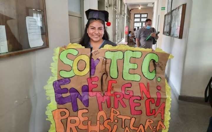 Egresados del IES N.º 7 «Populorum Progressio» reclaman por sus títulos desde hace cuatro años