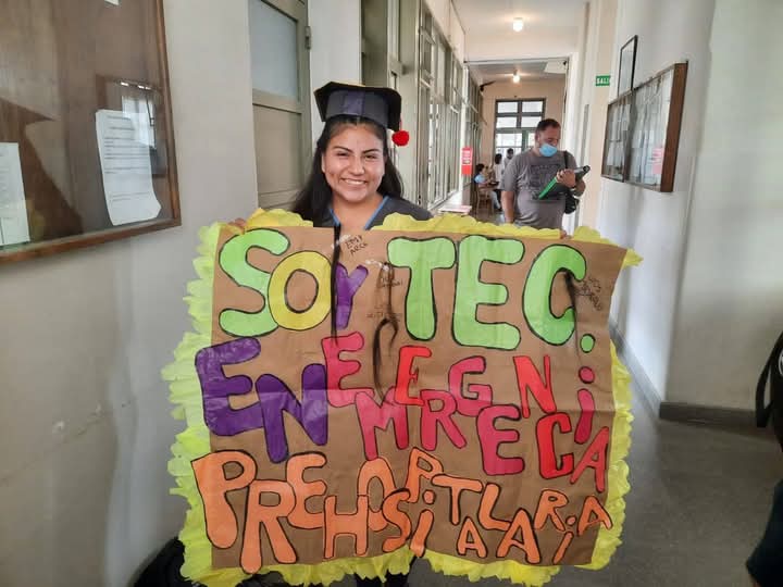 Egresados del IES N.º 7 «Populorum Progressio» reclaman por sus títulos desde hace cuatro años