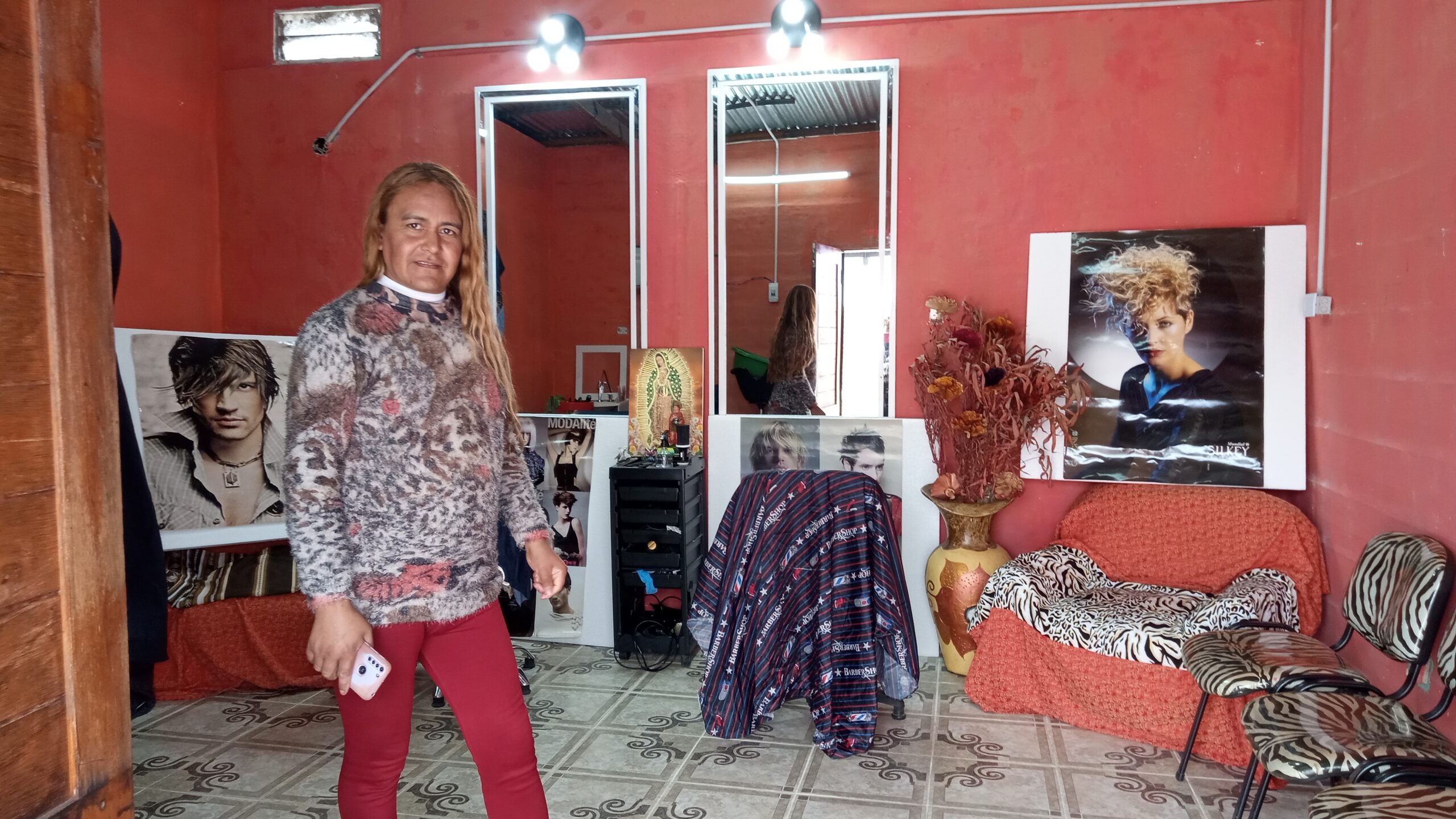 Fabiana Ramírez, la peluquera  que salva vidas y su increíble historia