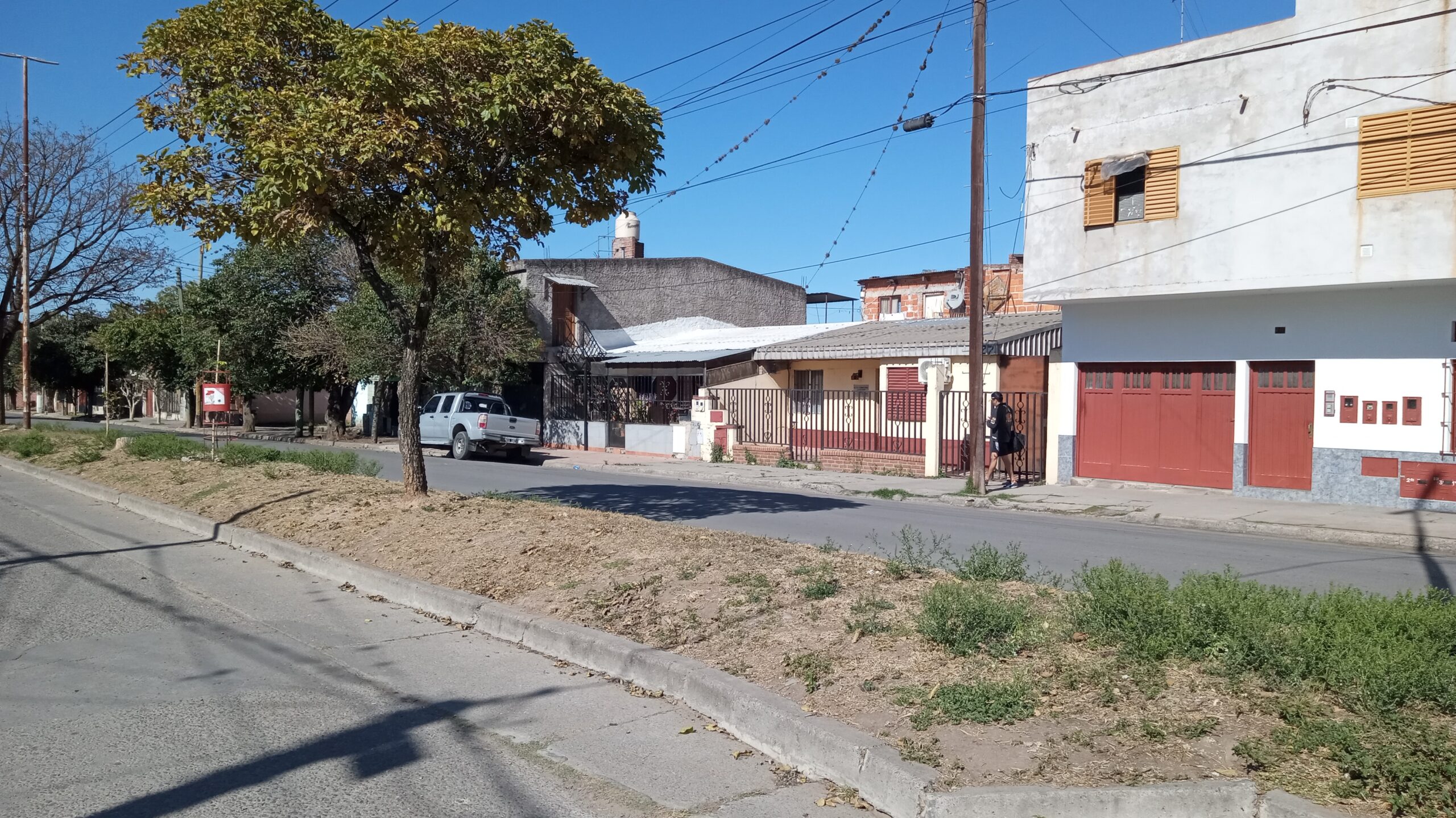 La ola de robos nocturnos en Barrio Almirante Brown