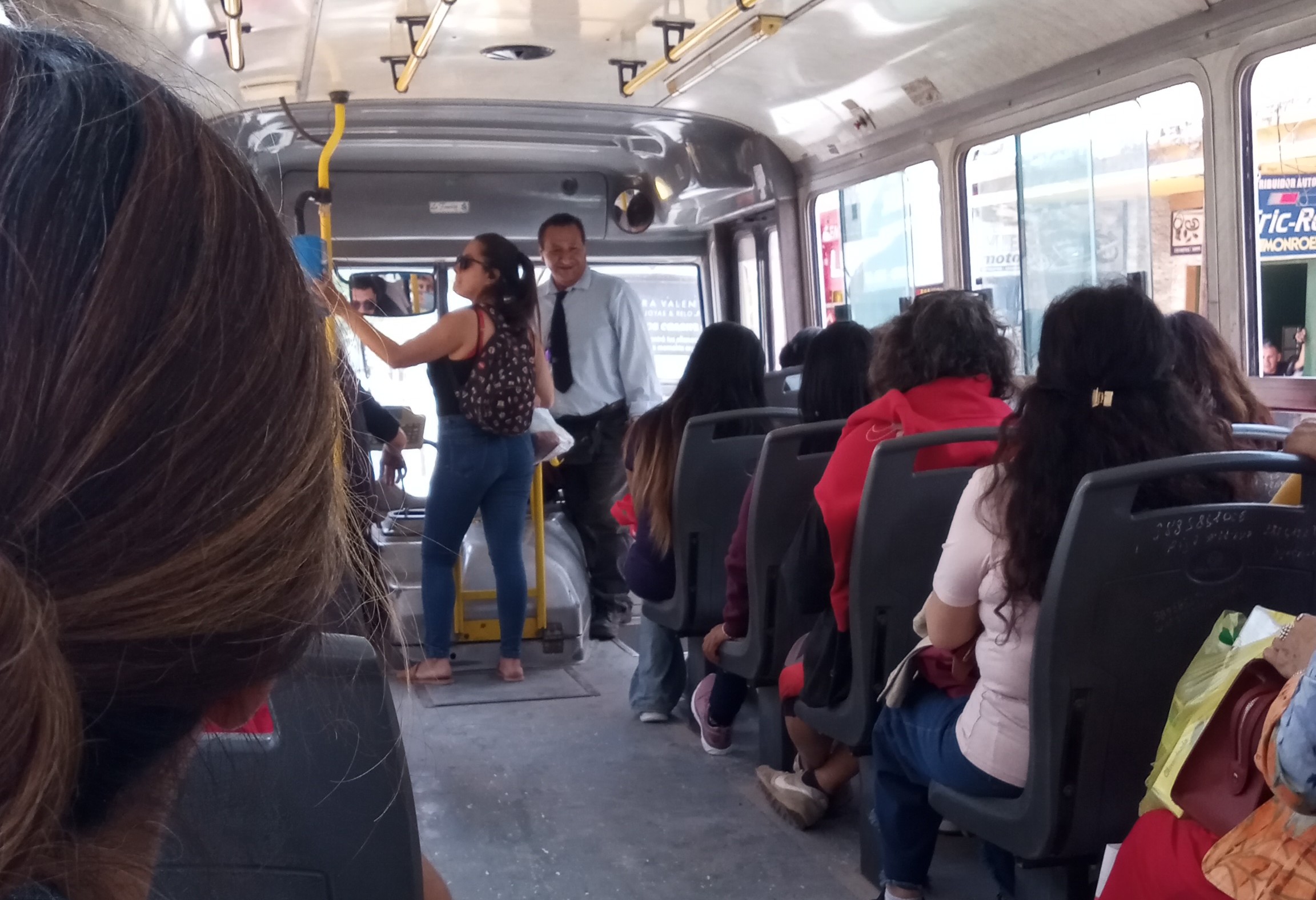 Un chofer con 23 años de servicio, tres meses sin salario y una presión que duele