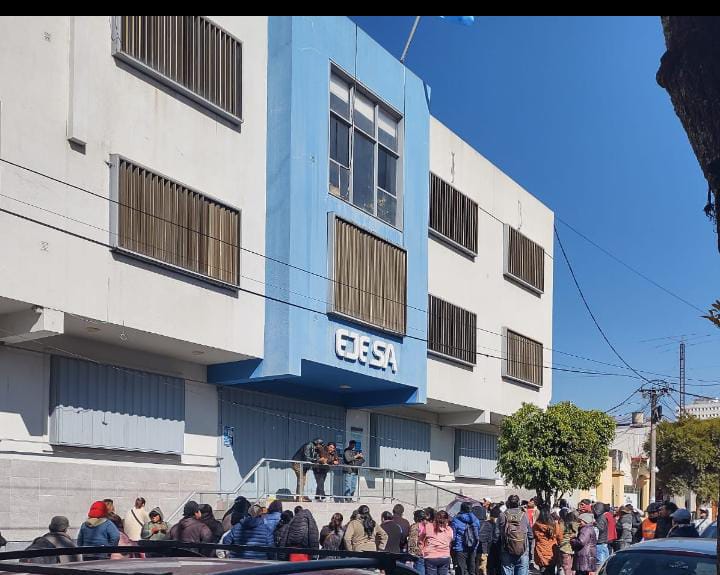 Salta eliminó 10 impuestos de la boleta de la luz y otorgará subsidios de hasta el 100%: el fuerte contraste con Jujuy