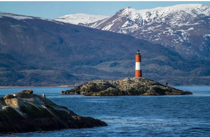 El Gobierno declaró «innecesario» un terreno de la Armada en Ushuaia y avanza con su venta: crece el debate por su ubicación estratégica